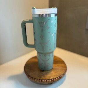 Rugged Charm: Army Green Western Bull Laser-Engraved 40oz Tumbler‎
